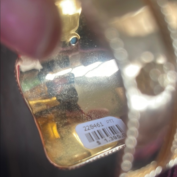 Elegant Gold Cuff Bracelet - Picture 4 of 4